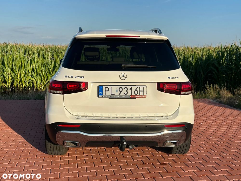 Mercedes-Benz GLB 250 Progressive 8G-DCT - 5
