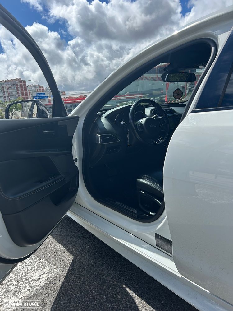 Jaguar XE 2.0 D R-Sport Aut. - 5