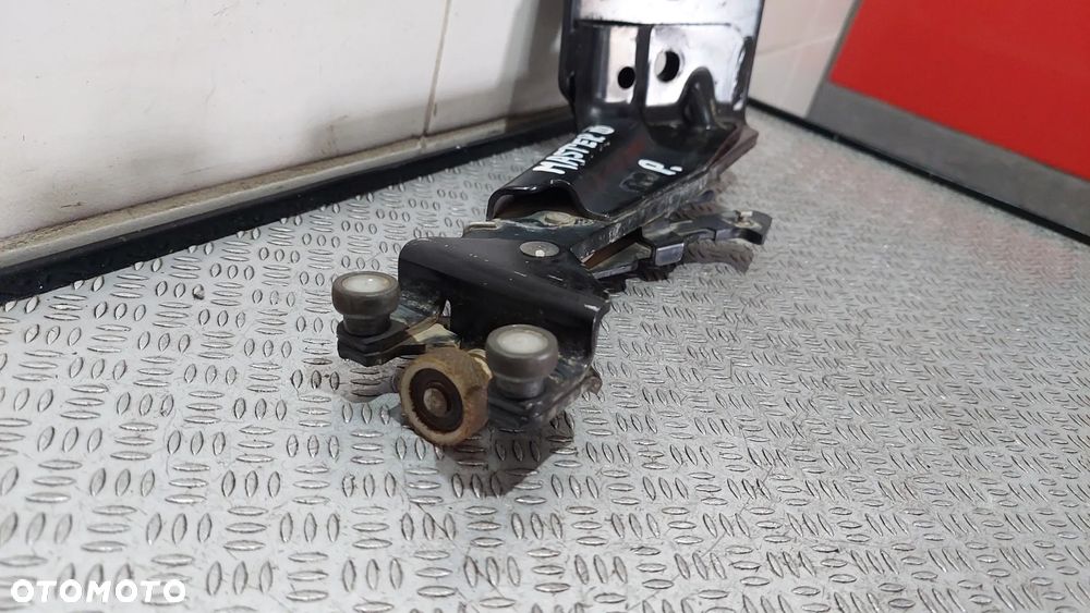 ROLKA DRZWI PRAWYCH PRZESUWNYCH DOLNA RENAULT MASTER III MOVANO R2016 NR 745963412R - 2