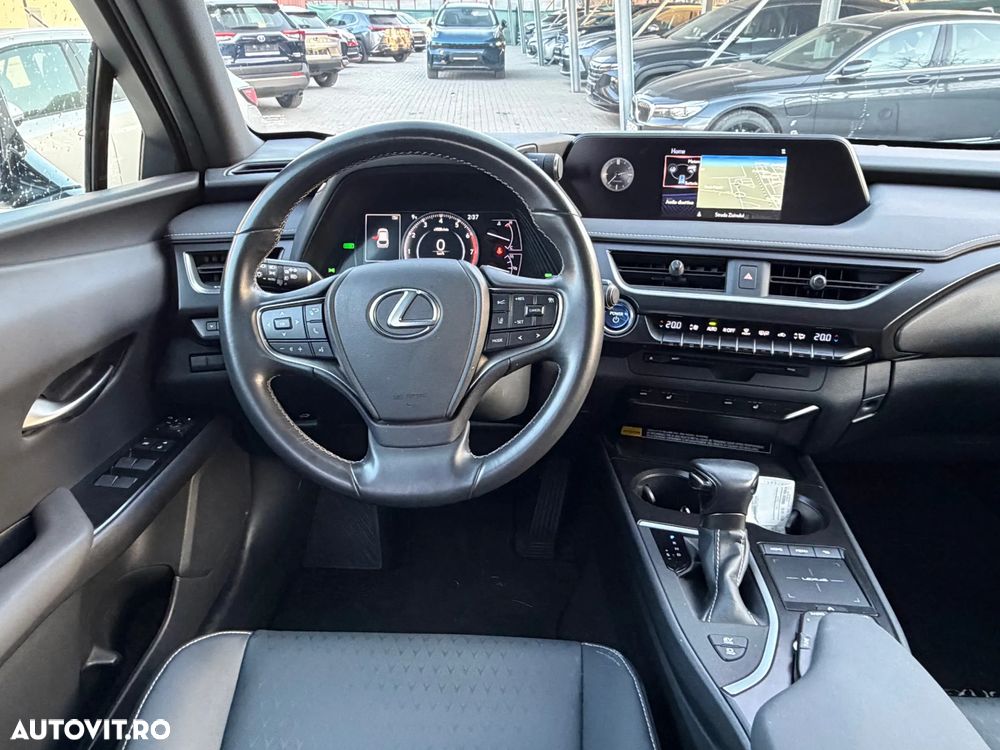 Lexus UX - 19