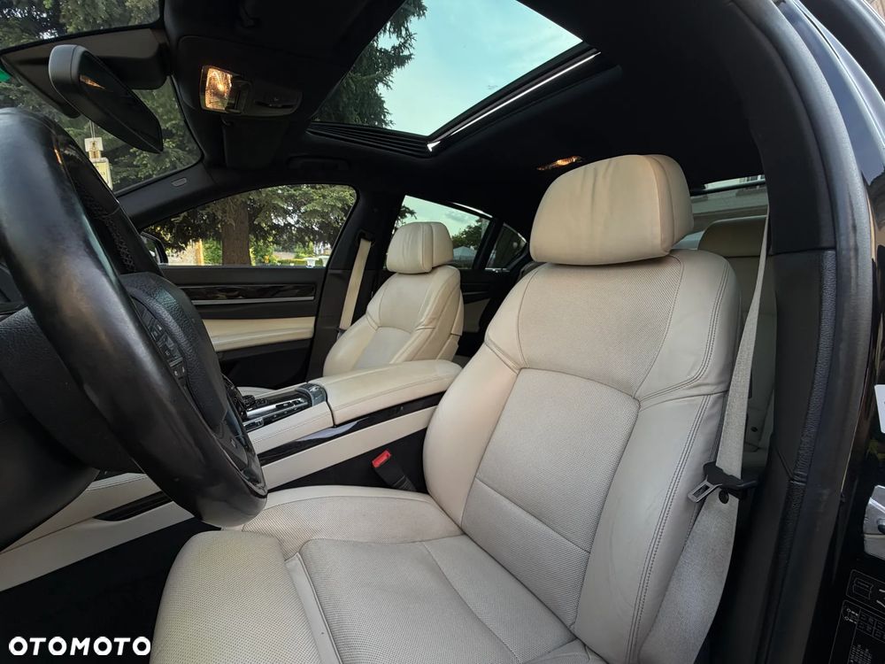 BMW Seria 7 730d xDrive - 24