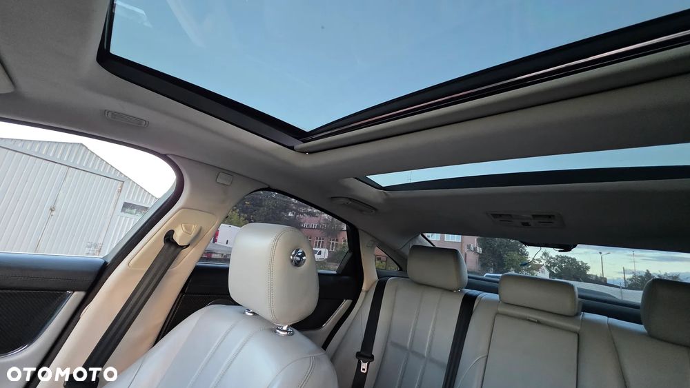 Jaguar XJ 3.0 D V6 Premium Luxury - 16