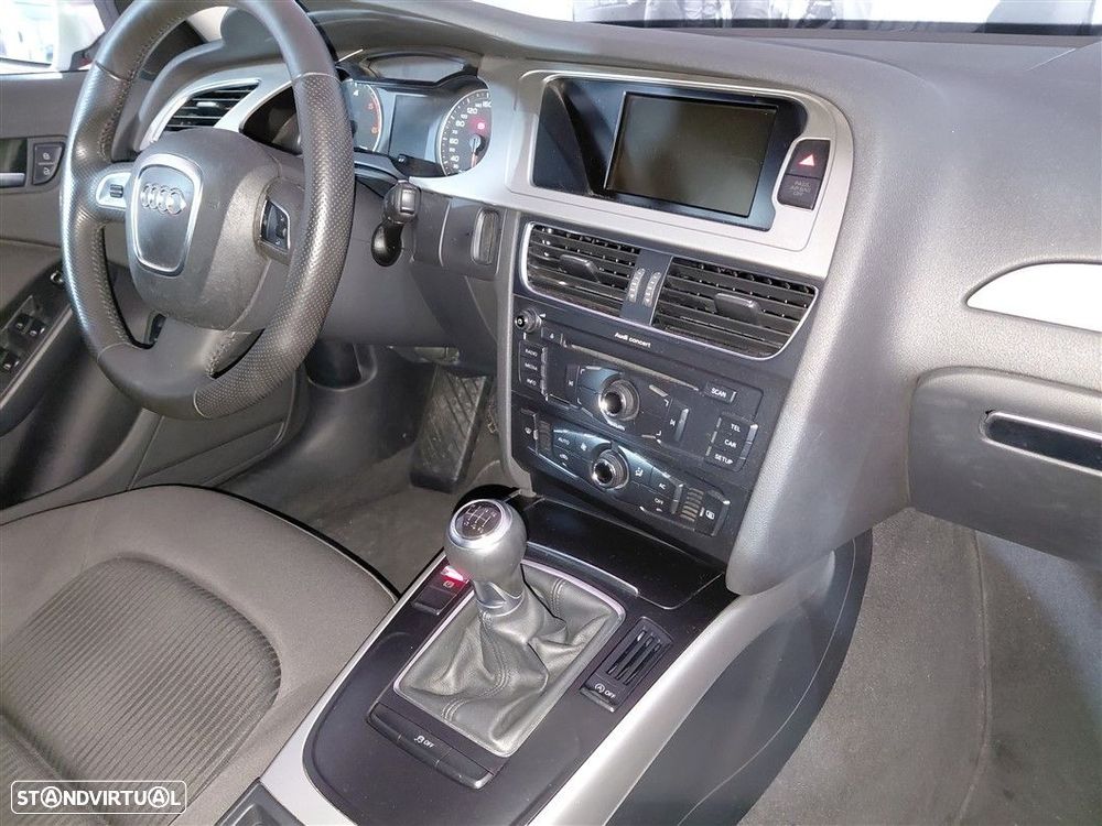 Audi A4 2.0 TDI Advance - 22