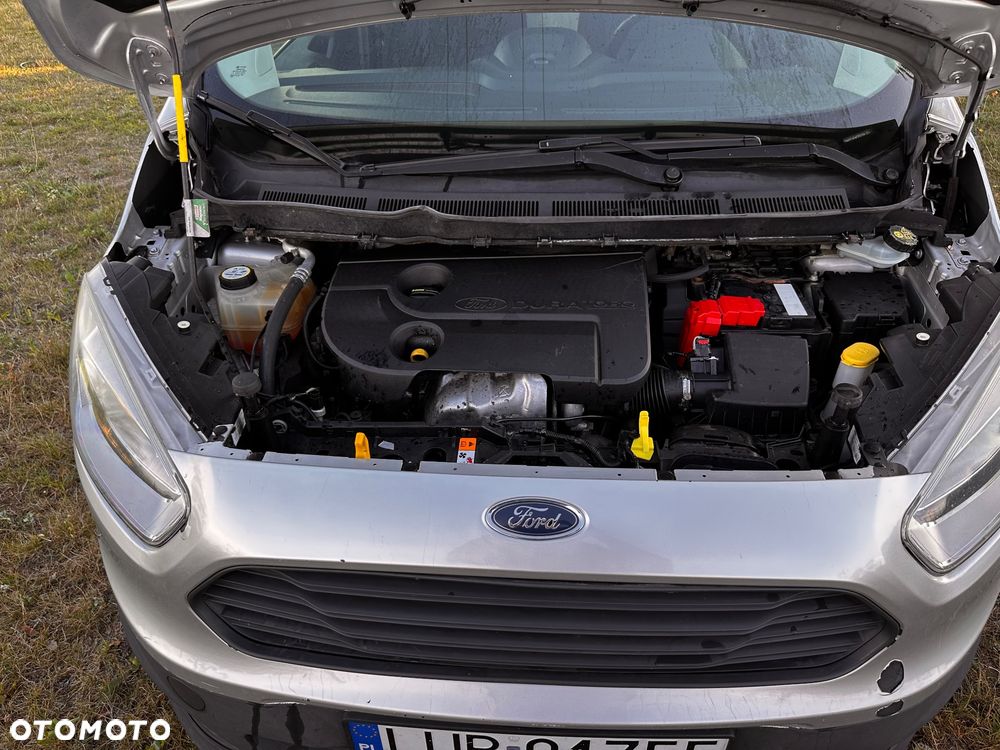 Ford Transit Courier - 18