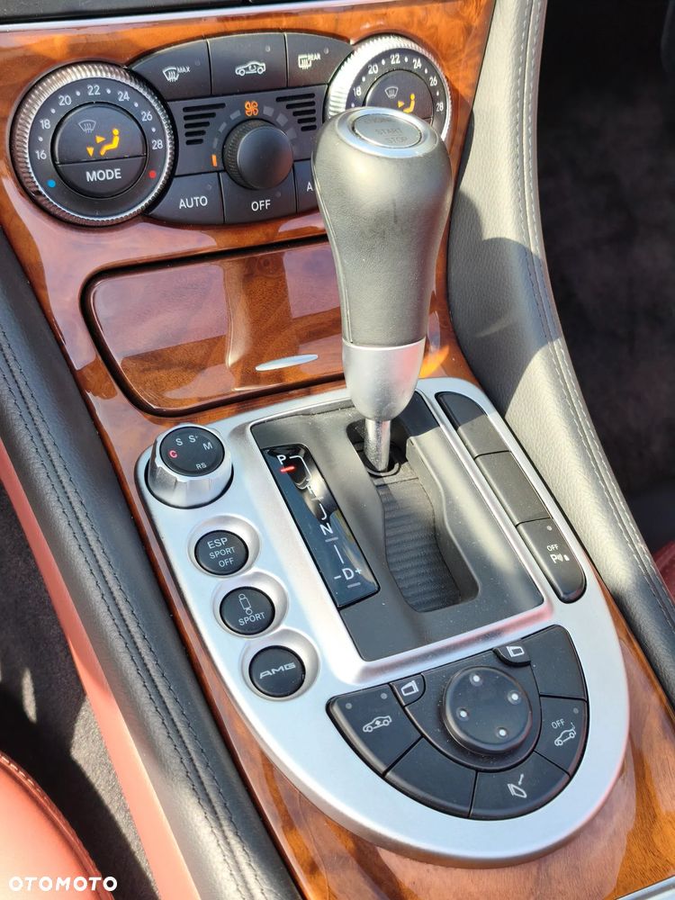 Mercedes-Benz SL 63 AMG SPEEDSHIFT MCT - 30