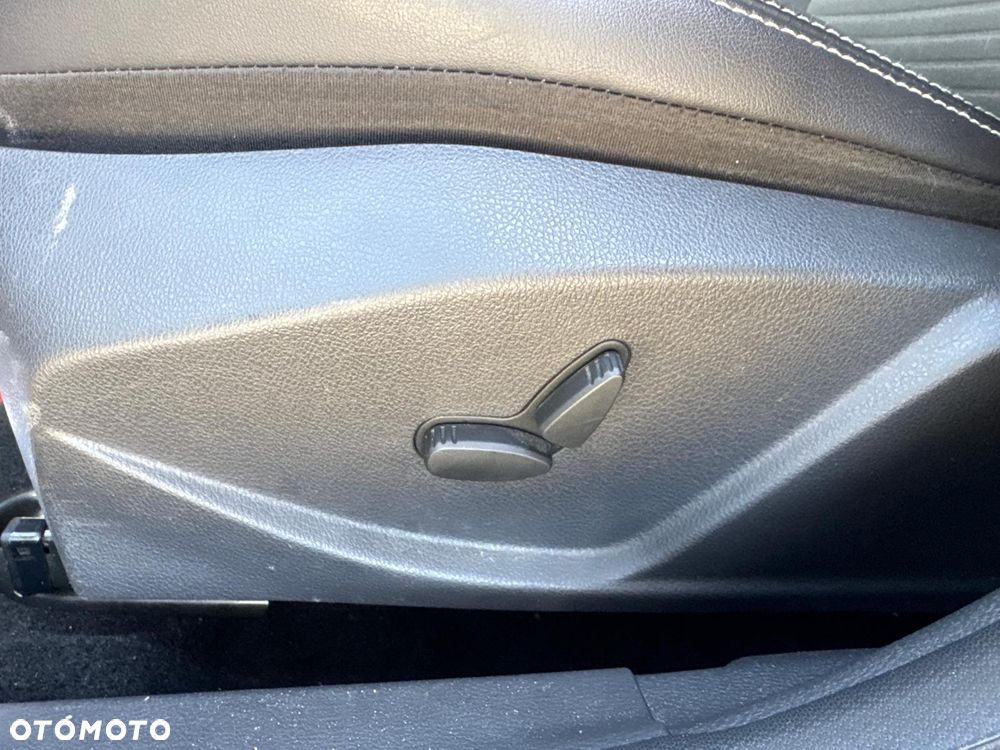 Ford Focus 1.0 EcoBoost Start-Stopp-System SYNC Edition - 13