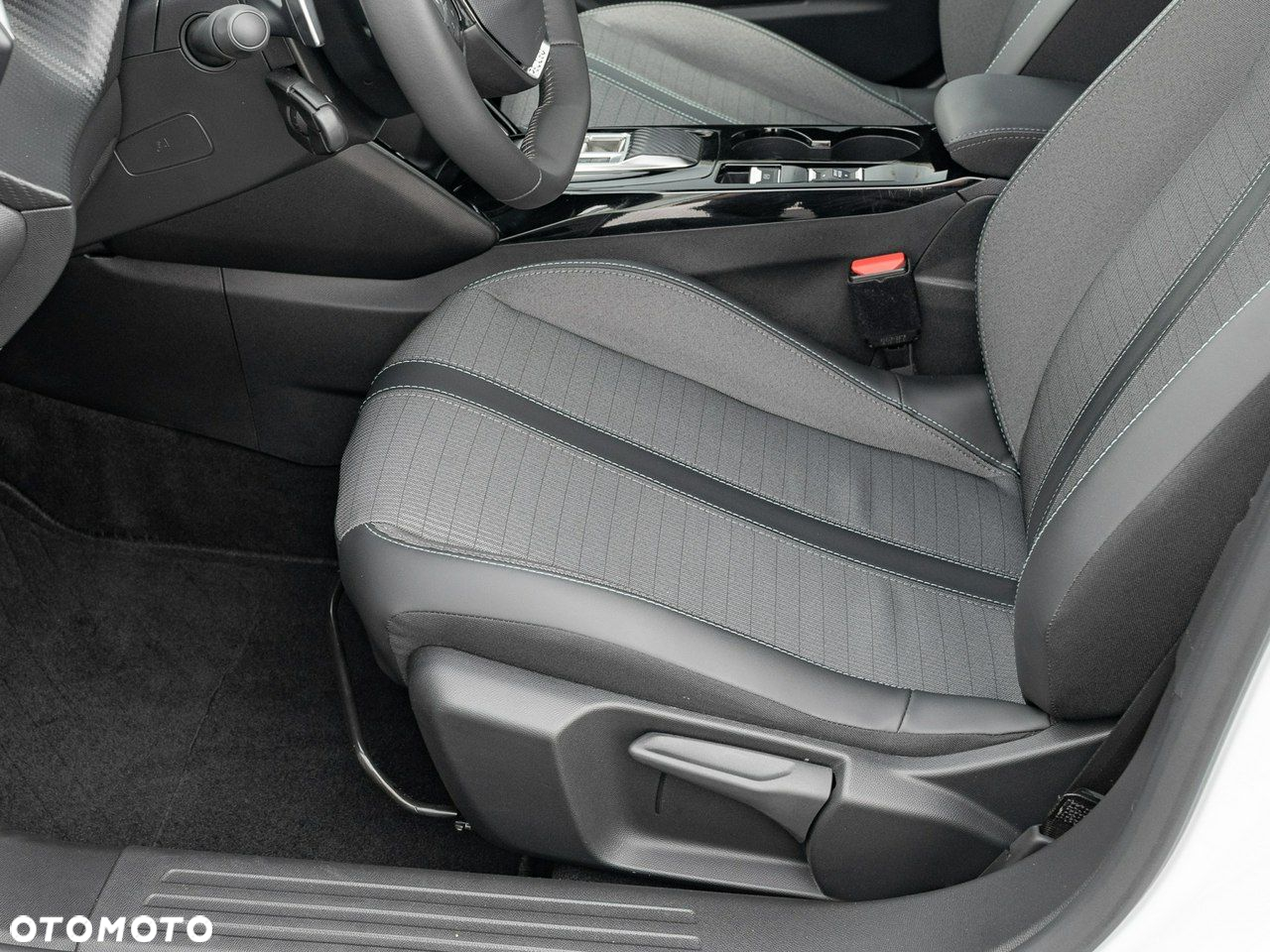 Peugeot 2008 1.2 PureTech Allure Pack S&S EAT8 - 14