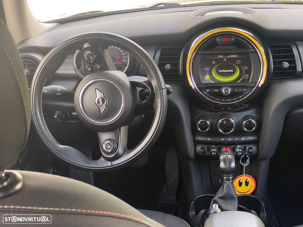 MINI 3 Portas Cooper D Auto - 8
