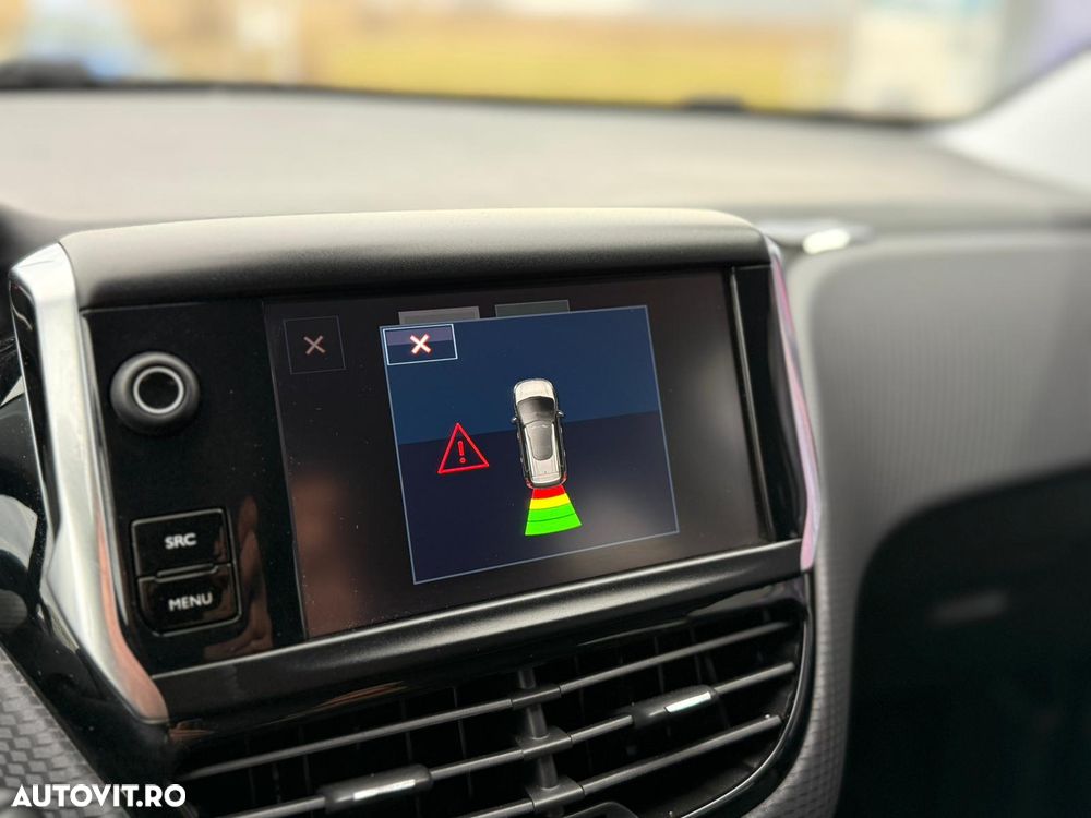 Peugeot 2008 1.2 L PureTech Allure - 19