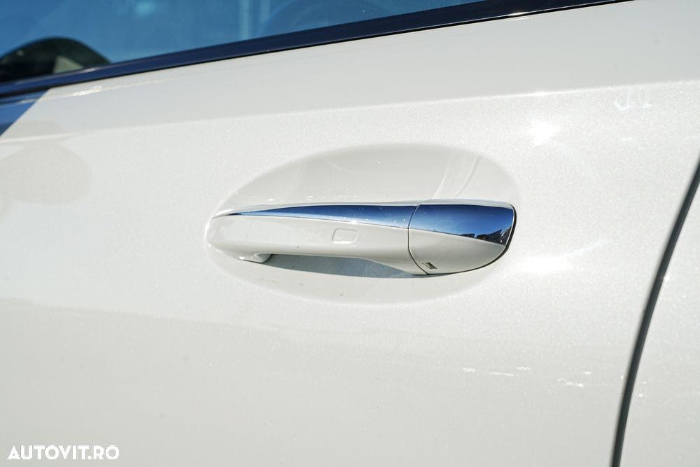 Mercedes-Benz A 250 e 8G-DCT AMG Line - 14