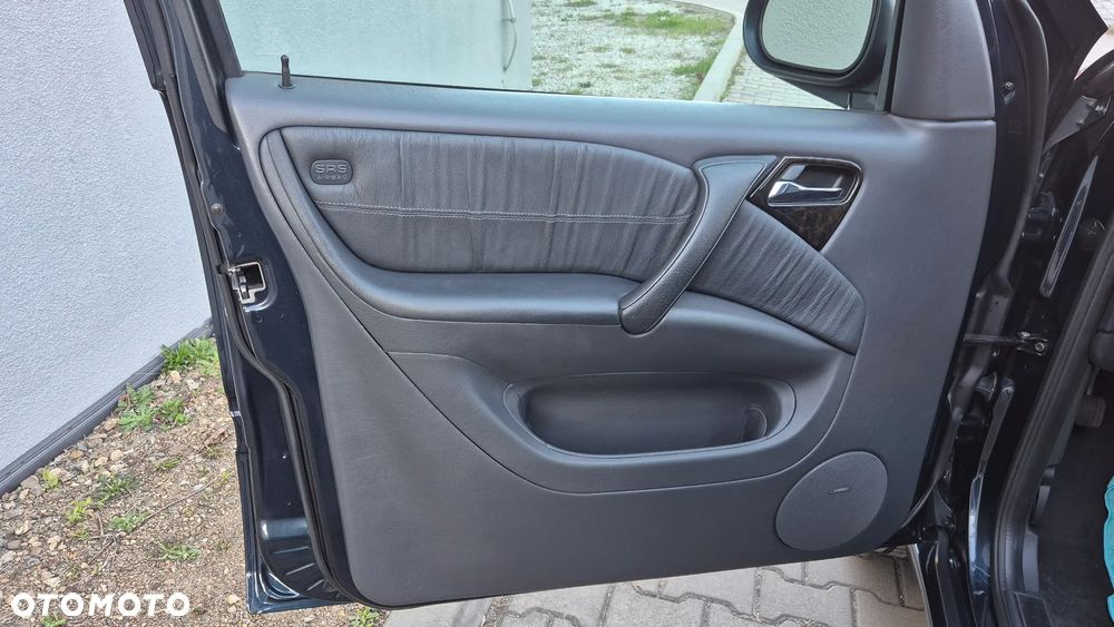 Mercedes-Benz ML - 27