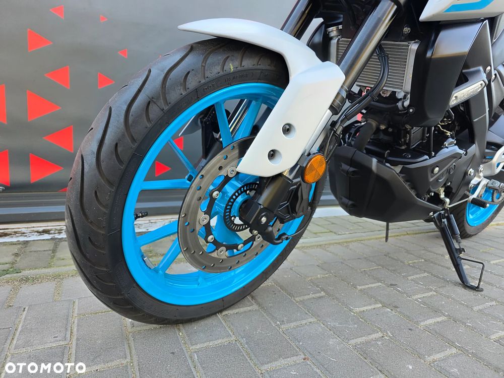 Yamaha MT - 13