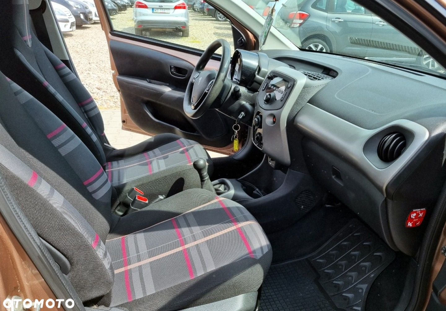 Peugeot 108 - 25