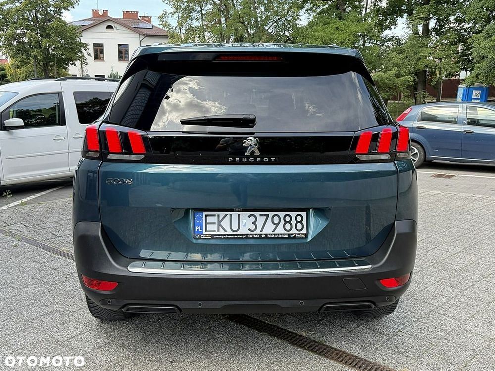 Peugeot 5008 - 5