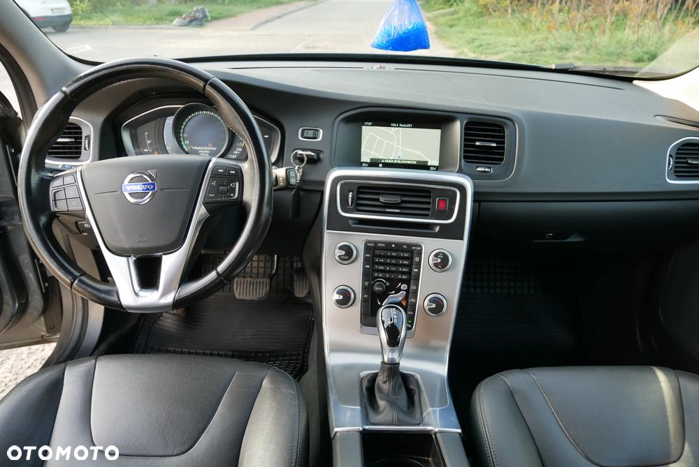 Volvo V60 D4 Geartronic Momentum - 6