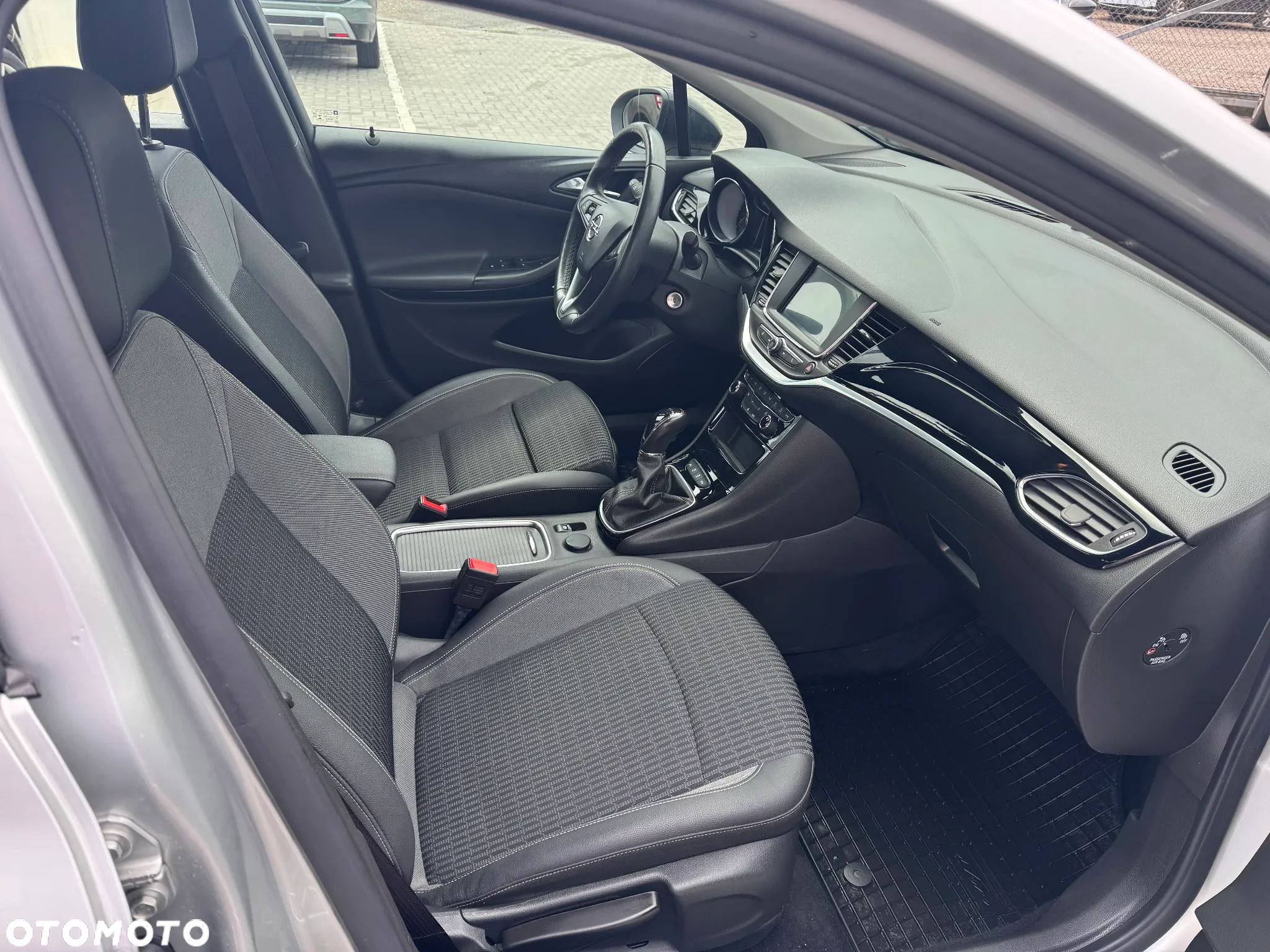 Opel Astra V 1.2 T Business Elegance S&S - 6