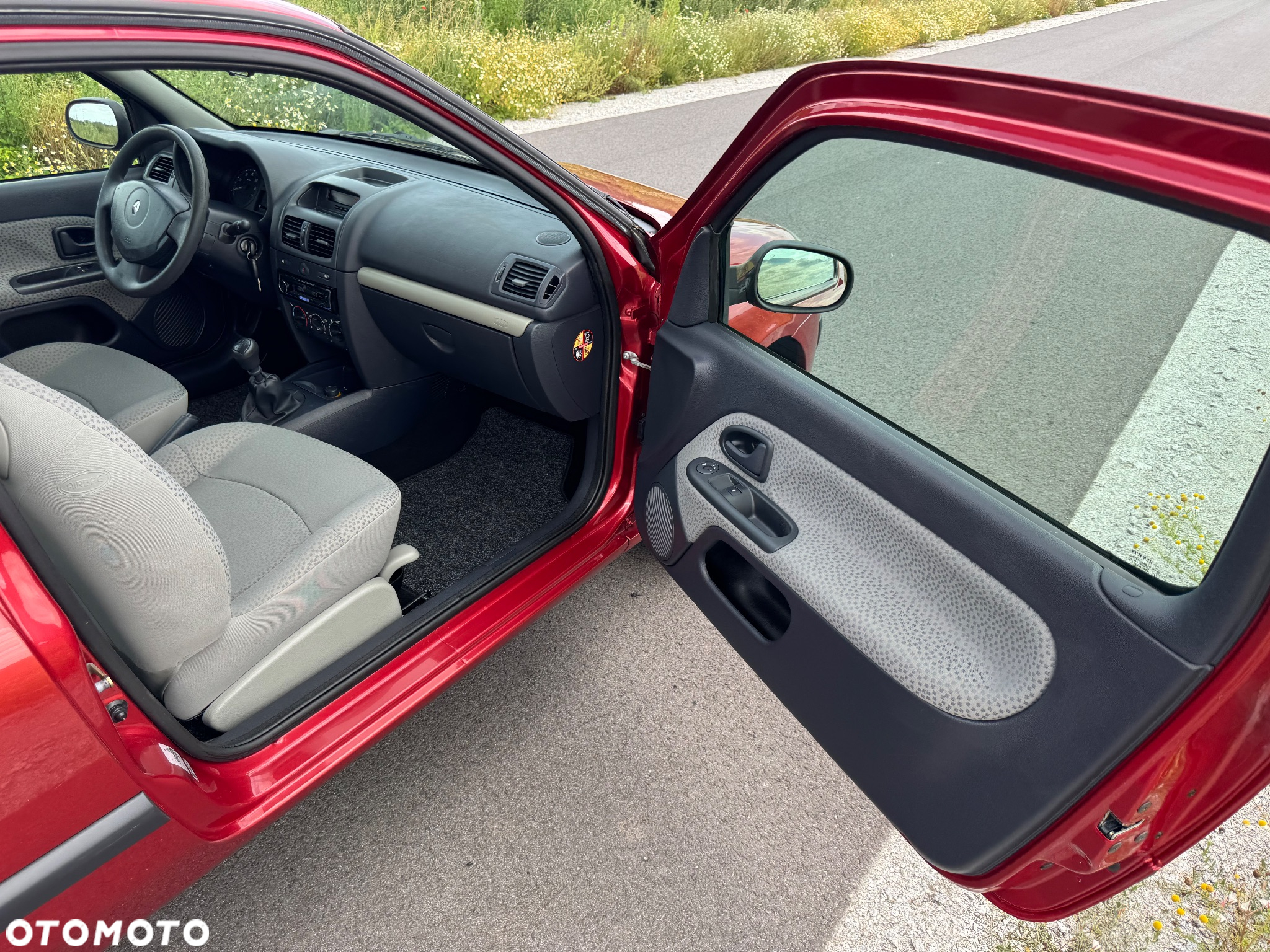 Renault Clio 1.2 16V Campus Authentique - 23