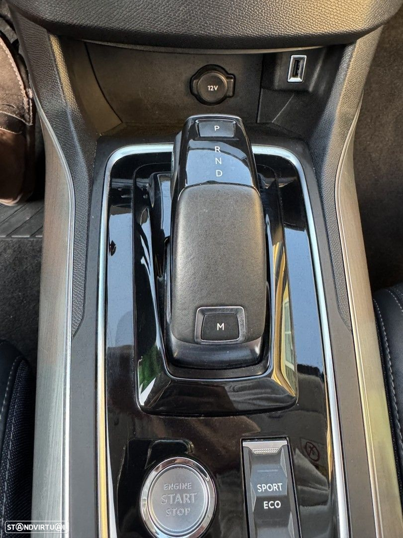 Peugeot 308 1.2 PureTech Allure EAT8 - 21