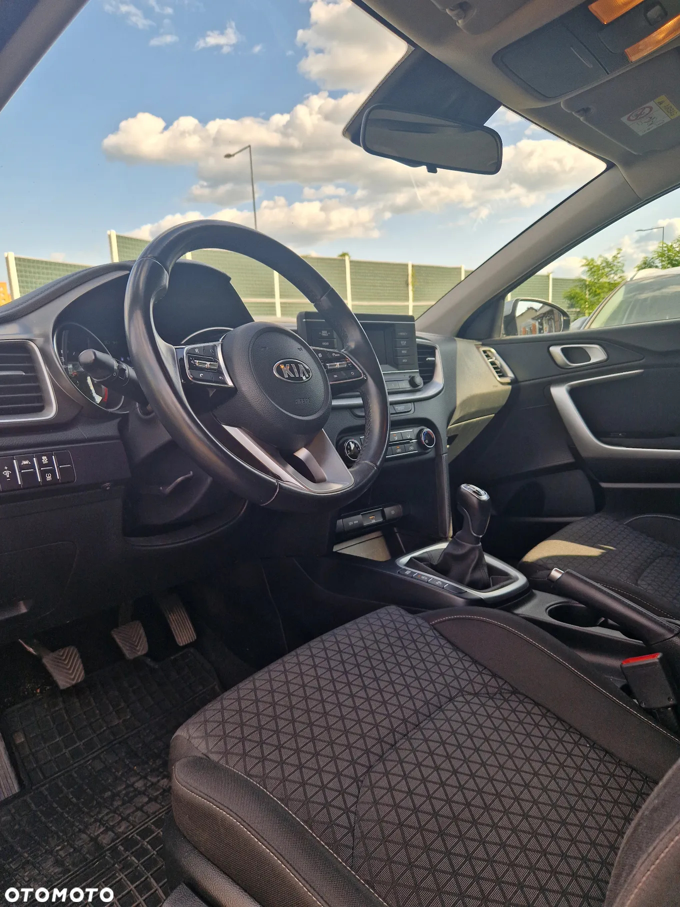 Kia Ceed 1.6 CRDi SCR M - 19