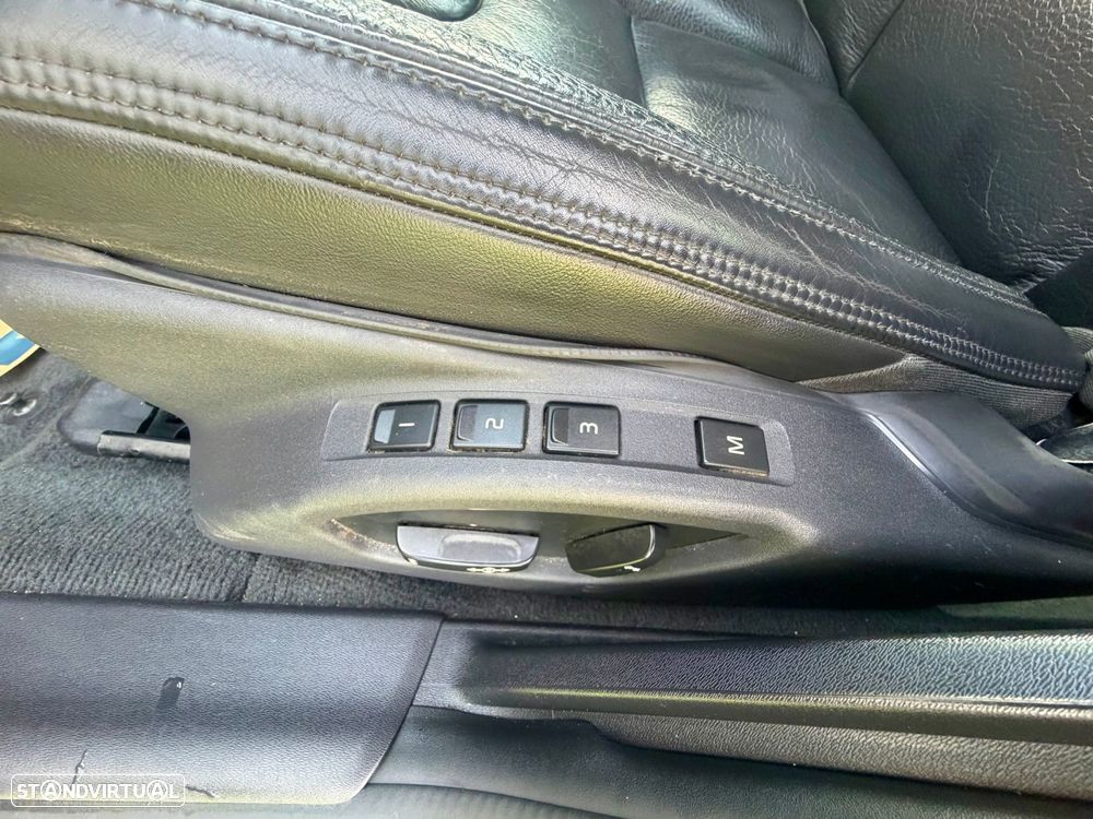 Volvo V60 2.4 D6 Momentum AWD Phev - 12