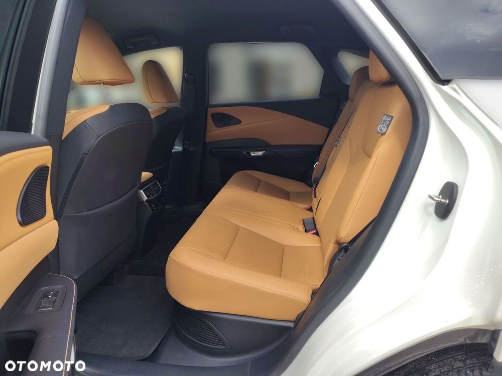 Lexus RX - 8