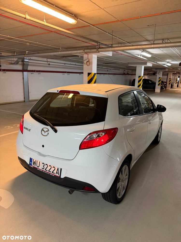 Mazda 2 - 10