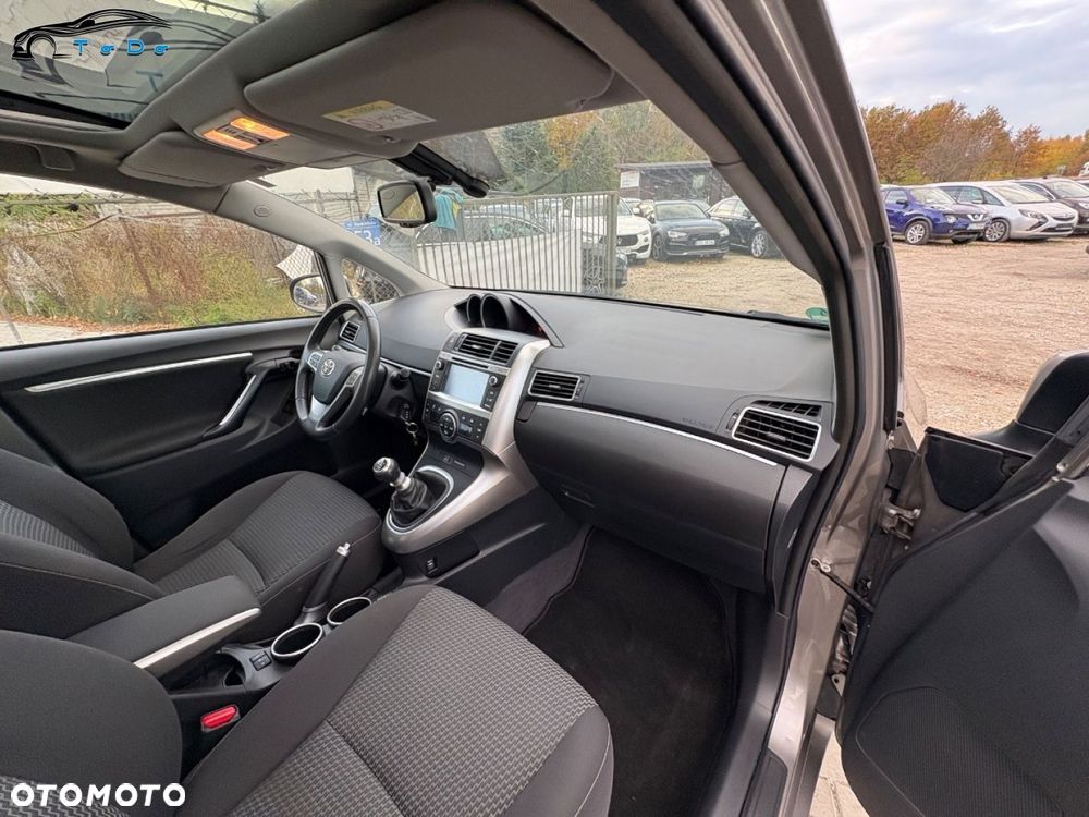 Toyota Verso 1.6 D-4D Prestige - 33