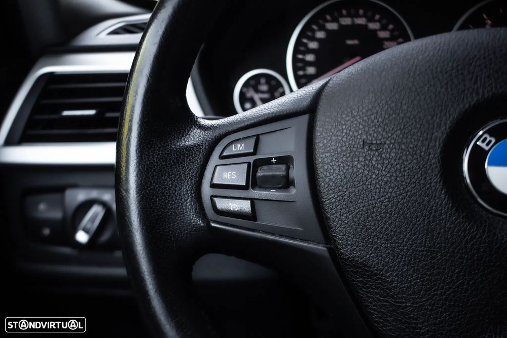 BMW 320 d Efficient Dynamics Edition - 11
