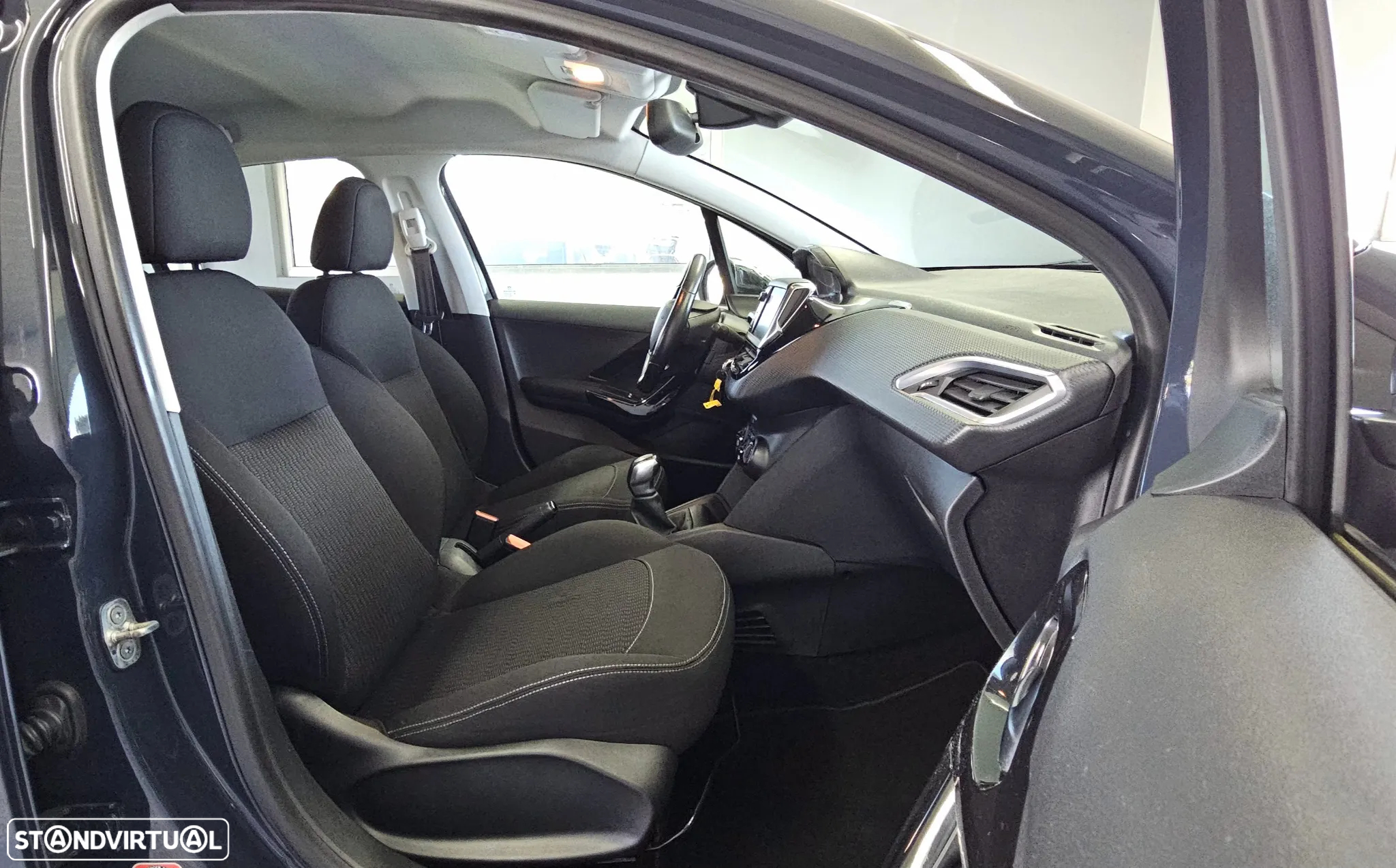 Peugeot 208 1.2 PureTech Active - 21