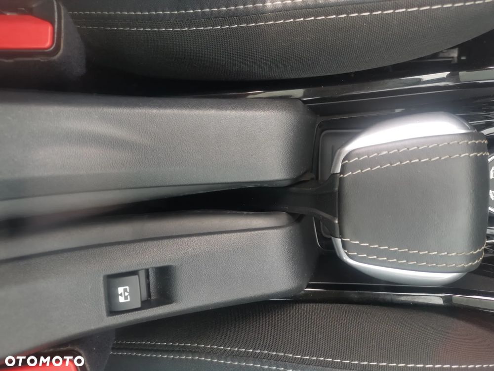 Peugeot 2008 BlueHDi FAP 120 STOP & START Allure - 19