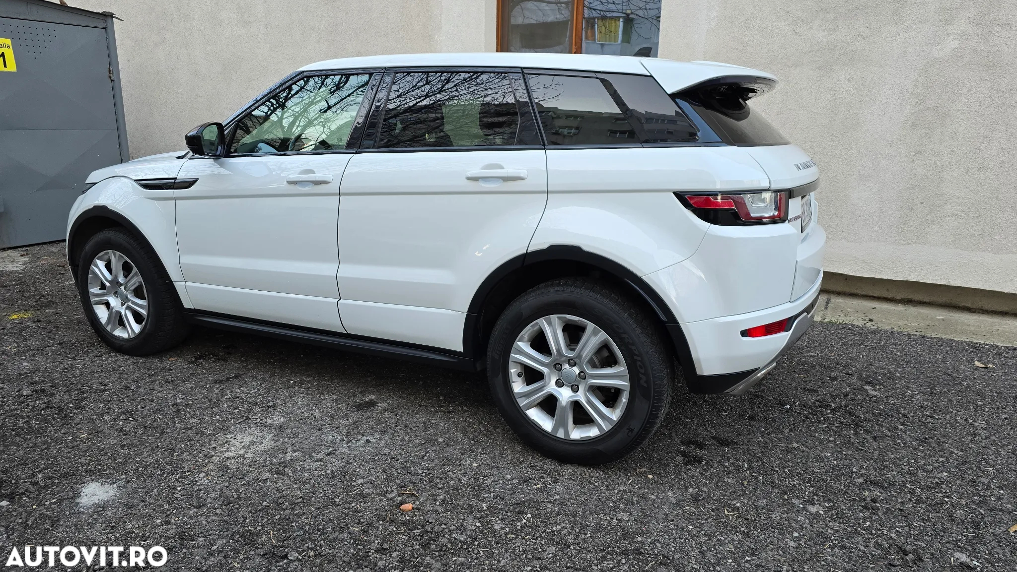 Land Rover Range Rover Evoque 2.0 D180 R-Dynamic S - 3