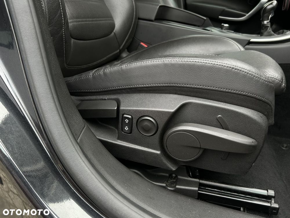 Opel Insignia 2.0 Turbo Sport - 25