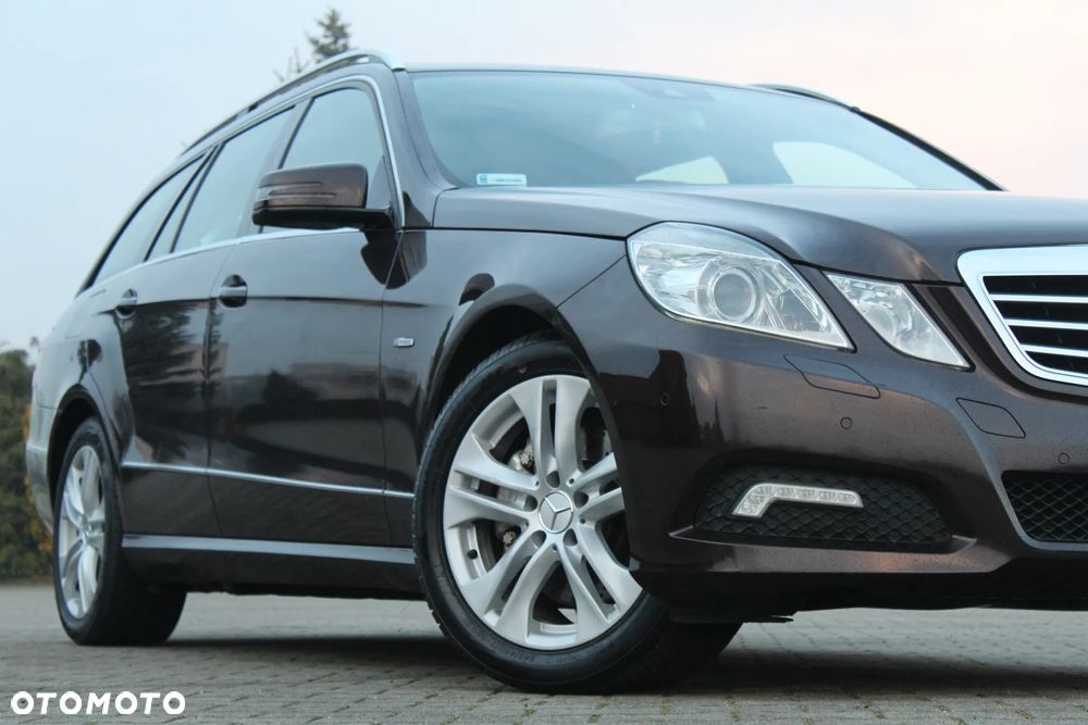 Mercedes-Benz Klasa E 250 CGI BlueEFFICIENCY 7G-TRONIC Avantgarde - 14