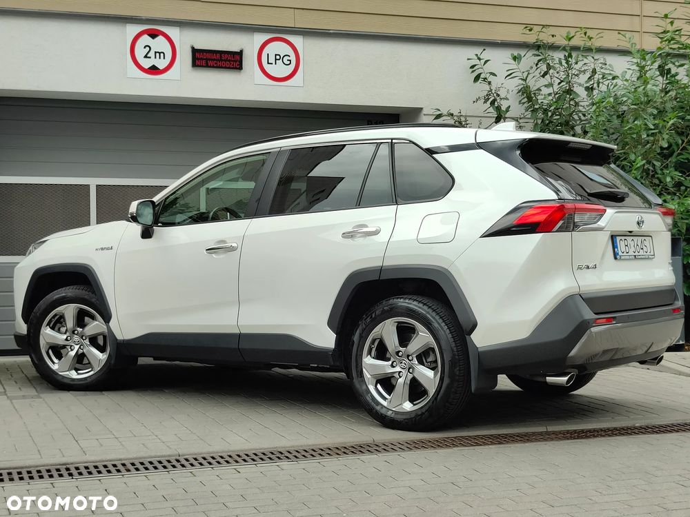 Toyota RAV4 - 8