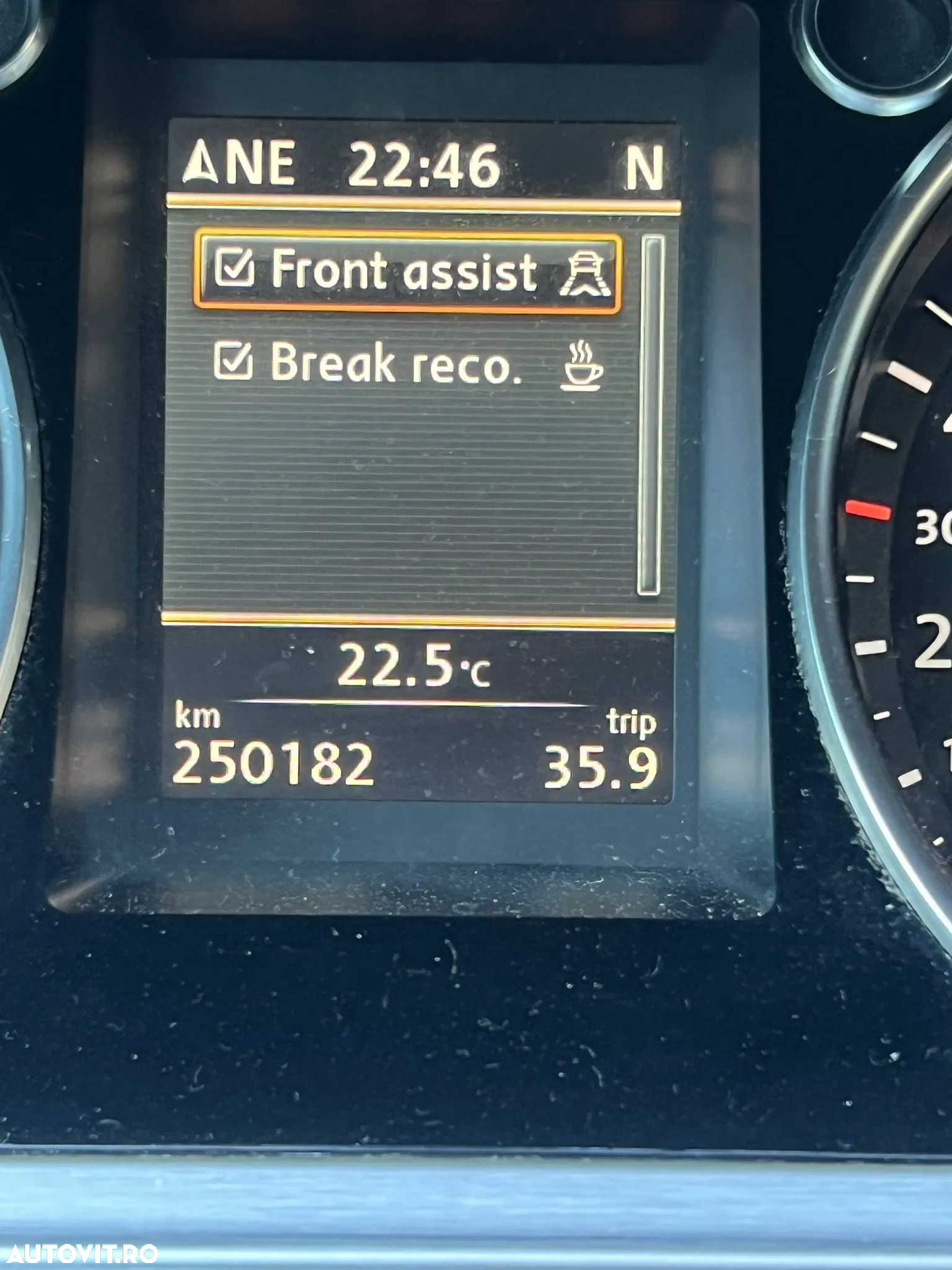 Volkswagen Passat Variant 2.0 TDI DPF DSG Highline - 11