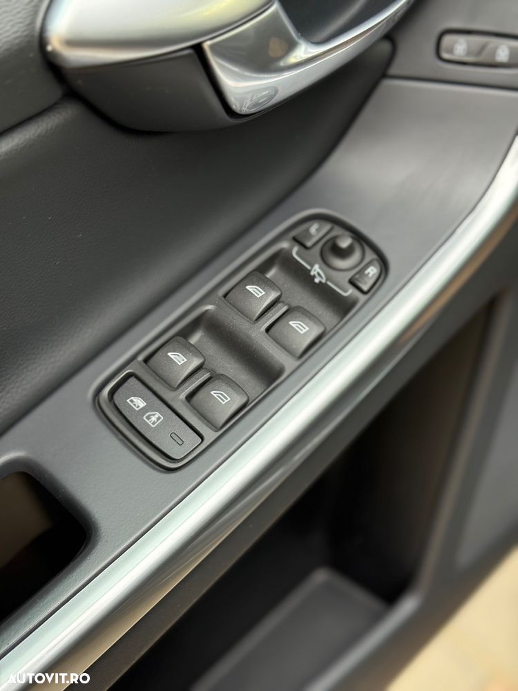 Volvo XC 60 D4 Geartronic Kinetic - 15