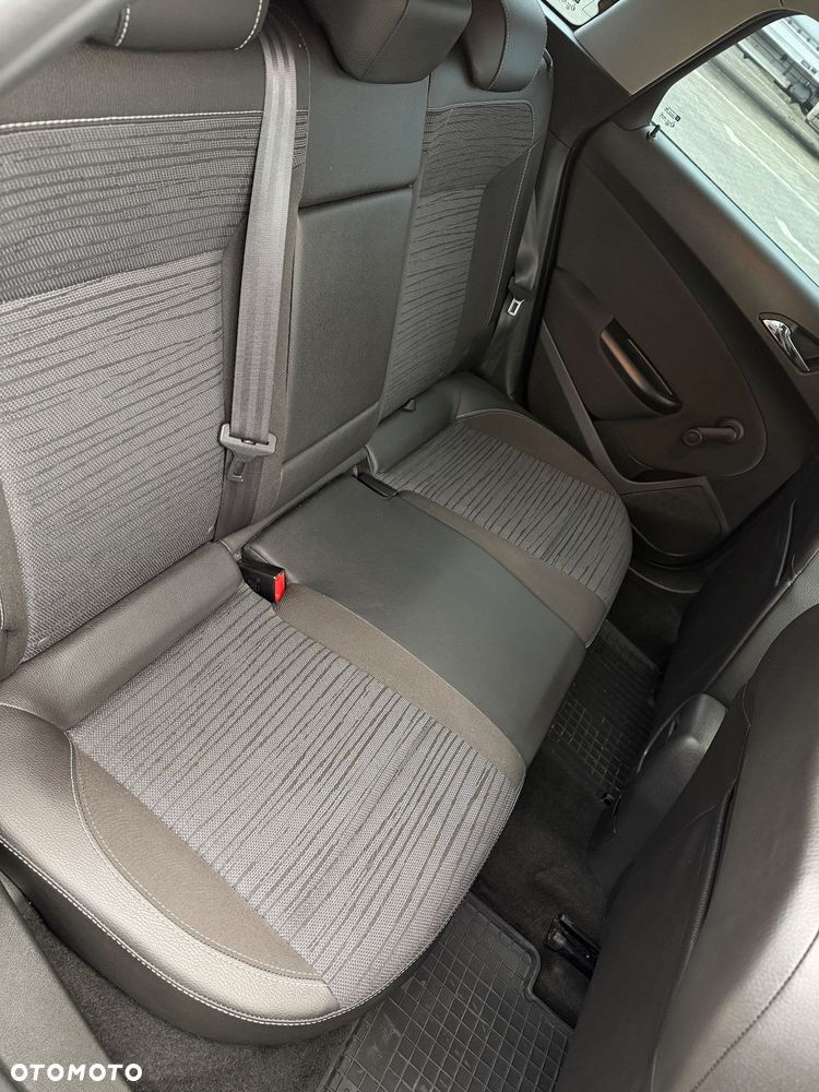 Opel Astra 1.4 Turbo 150 Jahre - 9