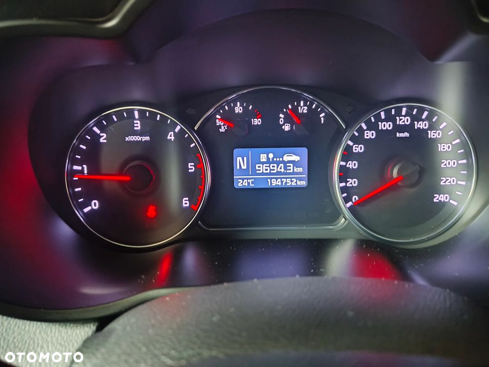 Kia Carens - 13