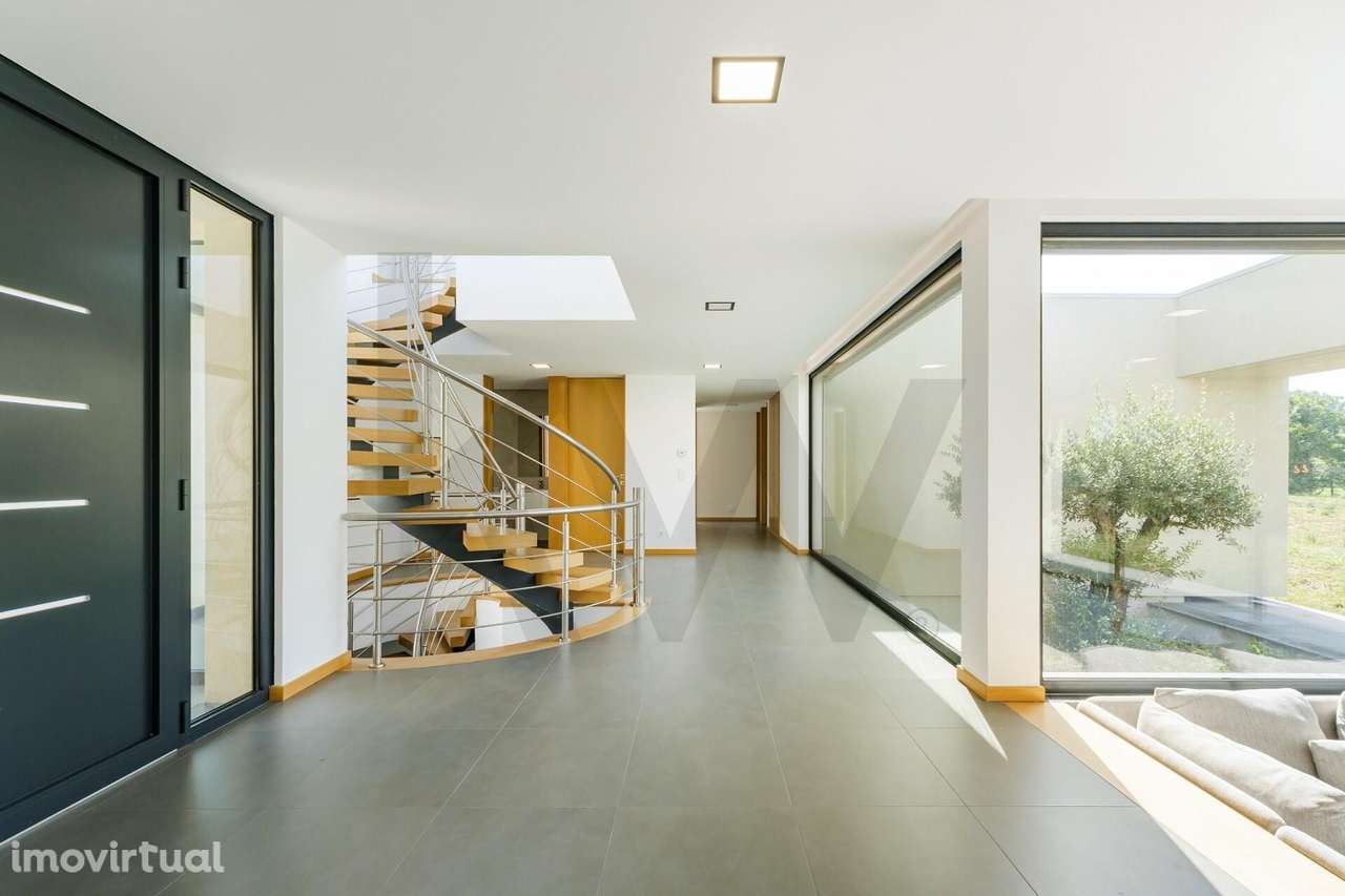 Moradia T4 de Luxo com Piscina em Vilela, Paredes - Elegância e locali - Grande imagem: 5/29