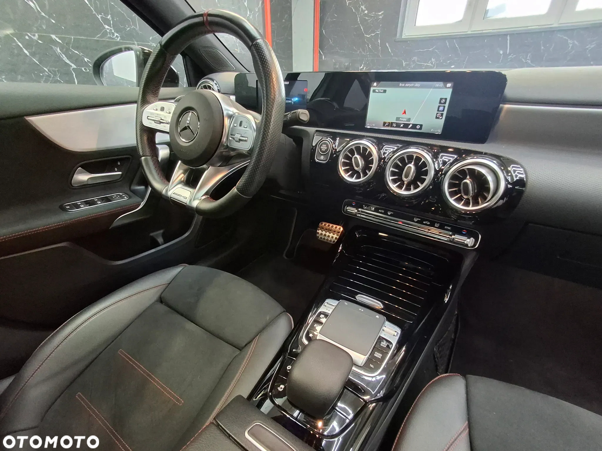 Mercedes-Benz Klasa A 35 AMG 4-Matic 7G-DCT - 16