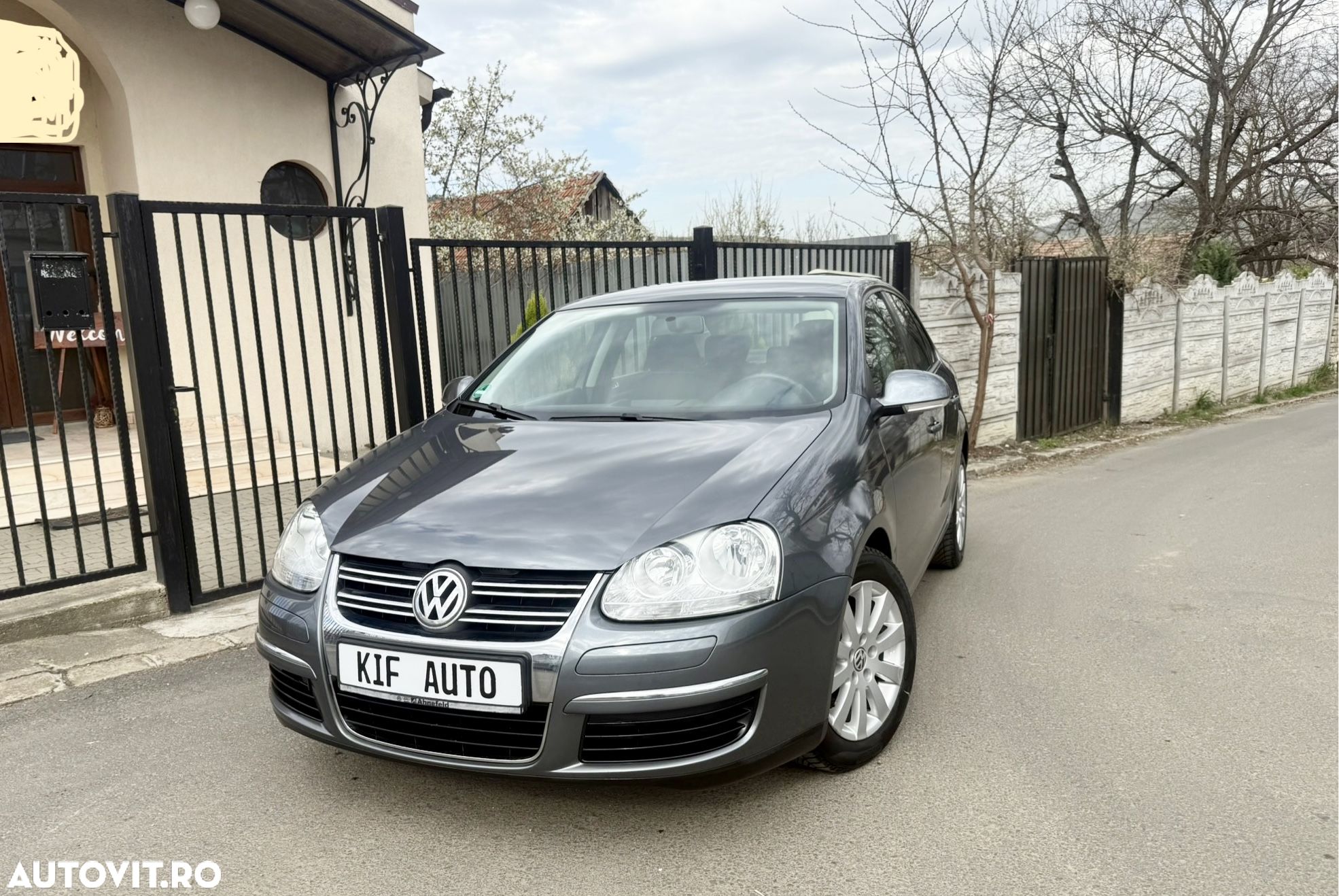 Volkswagen Jetta 1.6 Trendline - 1