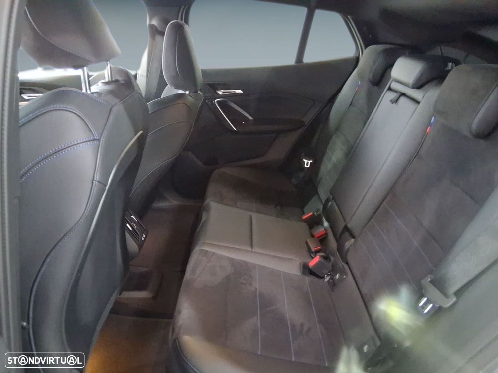 BMW iX2 eDrive20 Pack Desportivo M - 14