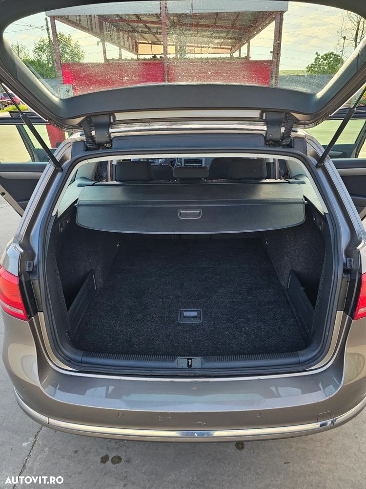 Volkswagen Passat 2.0 TDI DSG BlueMotion Technology Comfortline - 12