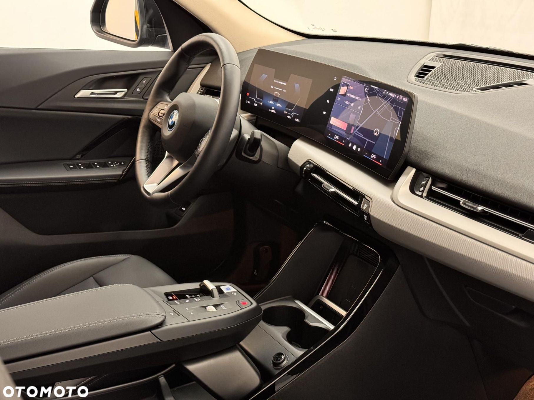 BMW iX2 - 15