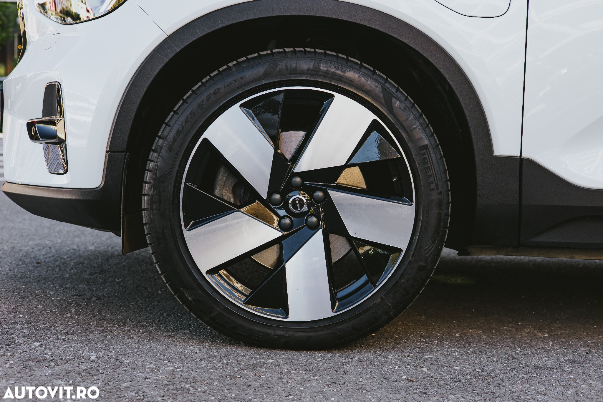 Volvo XC 40 Recharge T5 Twin Engine AT7 R-Design Expression - 5
