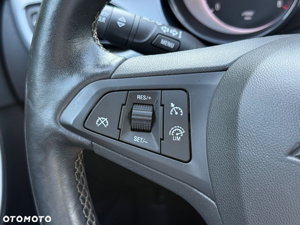 Opel Astra 1.4 Turbo Innovation - 15