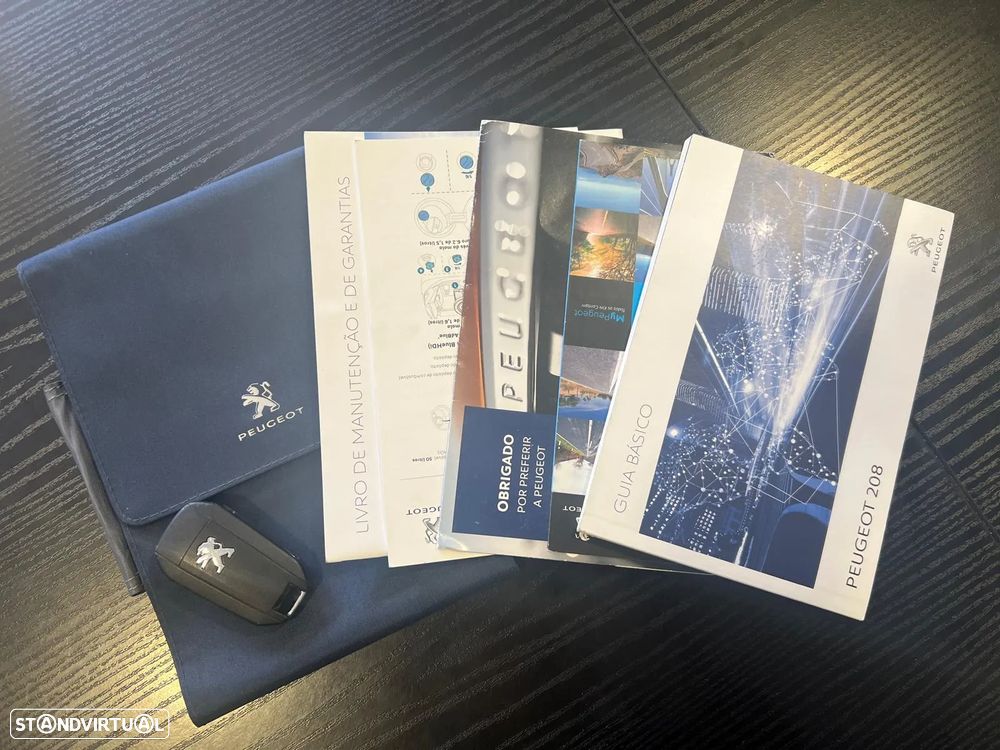 Peugeot 208 1.2 PureTech Style - 24