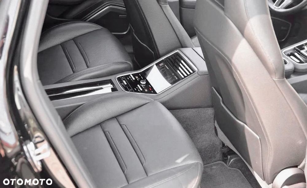 Porsche Panamera 4 Executive - 10
