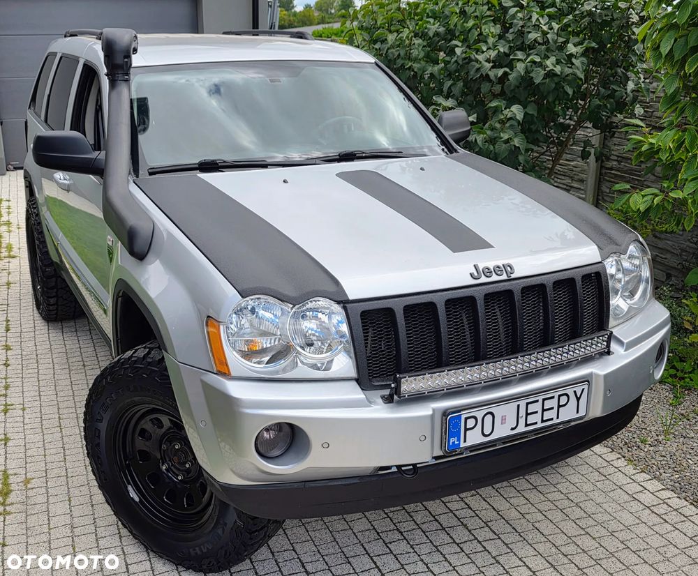 Jeep Grand Cherokee - 25