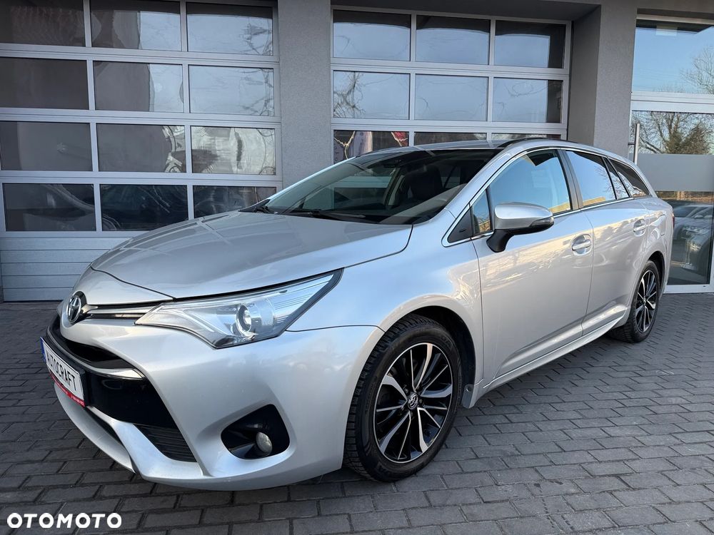 Toyota Avensis 2.0 D-4D Premium - 23